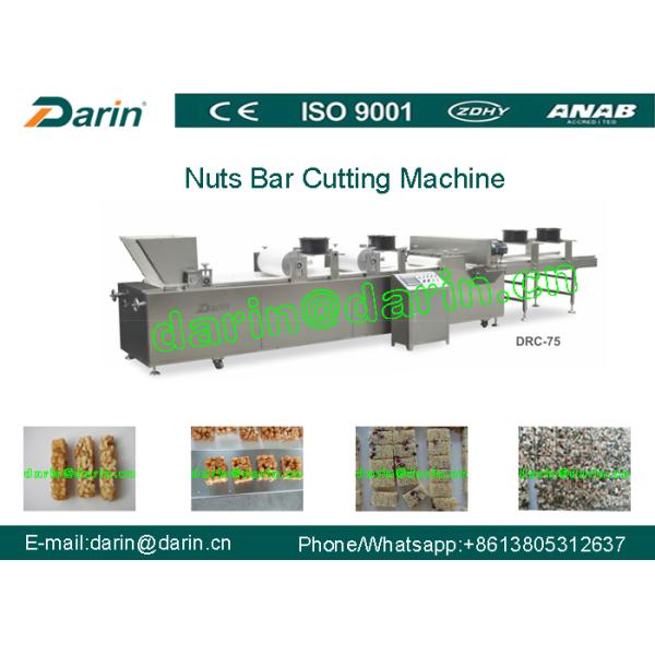 Máquina industrial da pipoca do caramelo dos doces do amendoim, petiscos que fazem a máquina