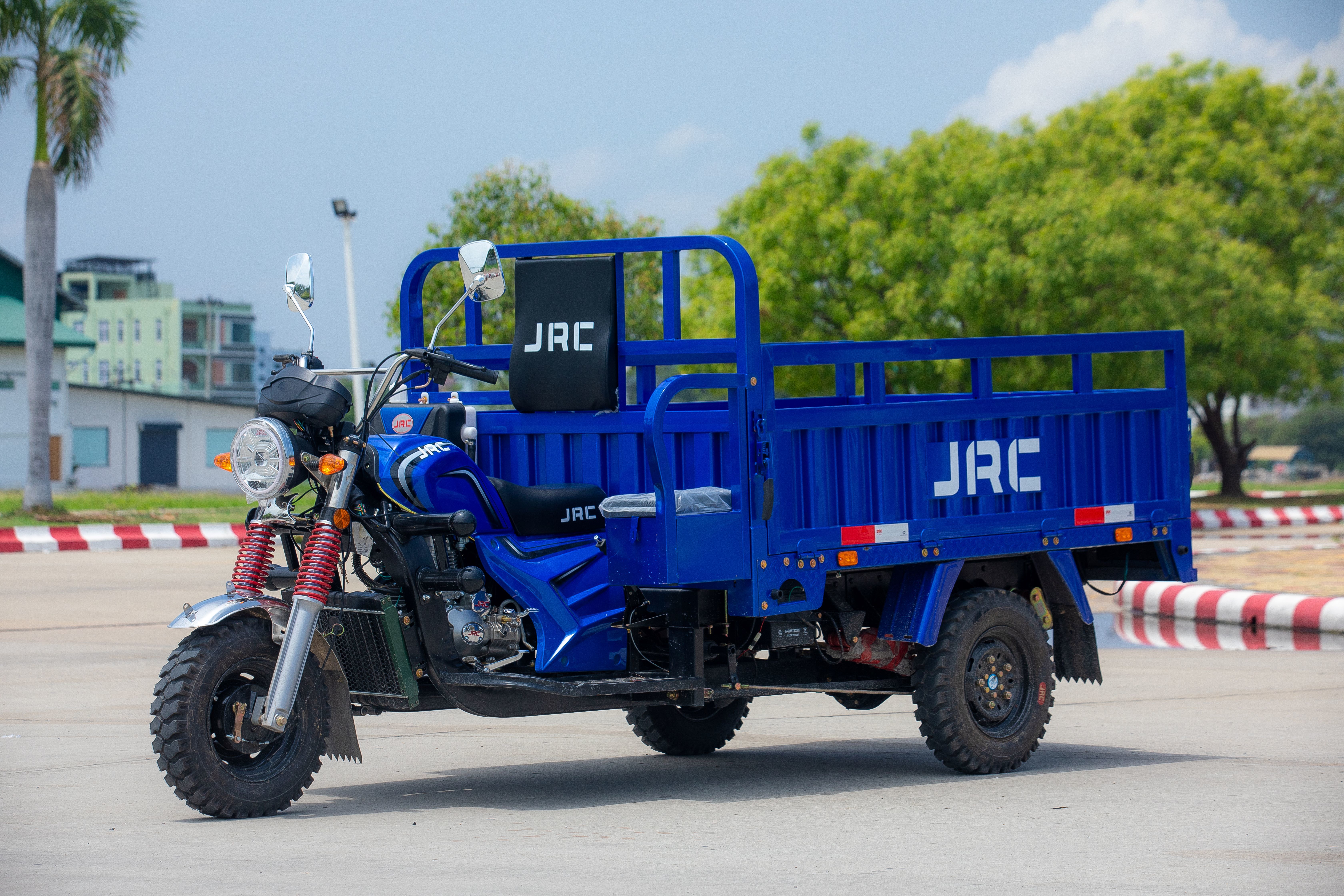 JRC-150 Cargo Tricycle with 300 Kg Load Capacity, 60 Km/h Speed & Reinforced Steel Cargo Bed