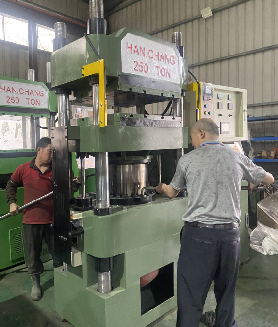 Fully Automatic Melamine Press Machine 2-4 Station For Tableware Manufacturing