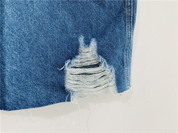 Fashionable Ladies Denim Skirt , Light Wash Denim Suspender Skirt For Women