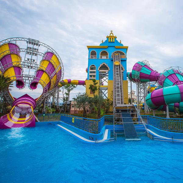 Hot Sale Fiberglass Water Slides Prices Amusement Park Equipment Outdoor Water Slides Adult Water Park Slide