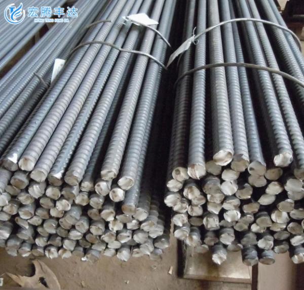 HRB335 Barres d'acier renforcées déformées Prix Chine Fournisseur 16mm 17mm Barre déformée