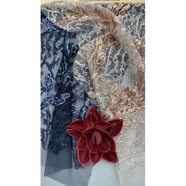 Patrones florales barrocos de encaje bordado con lentejuelas de inspiración vintage para vestidos formales regios y románticos