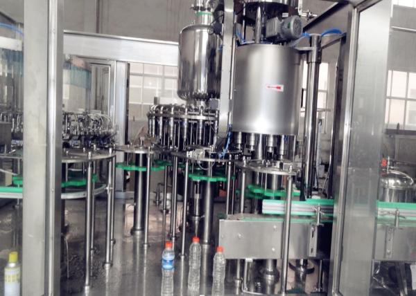 Safe Commercial Bottling Equipment , 2500kg/H Automatic Bottle Filling Machine