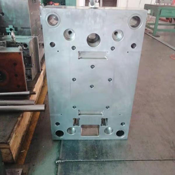 300K Shots SKD61 Base TPU Plastic Injection Mold