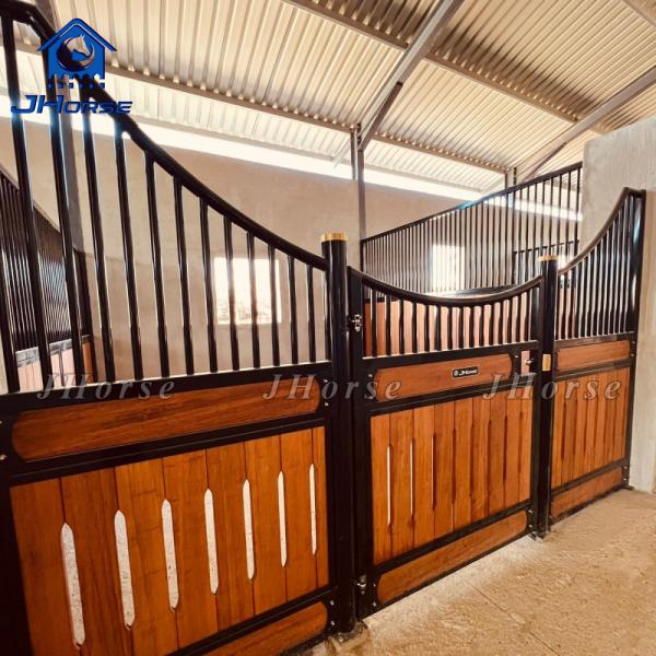 Fabricant de stalles d'écurie portables de taille personnalisée standard américain, boîtes, portes avant et cloisons de grange