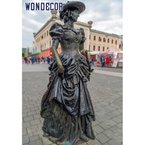 Dark Yellow Bronze Statues Sculpture Lady Bronze Statue Garden Decoration
