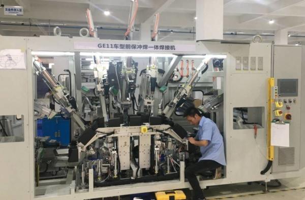 Automatic Ultrasonic Welding Equipment High Precision For Car Bumpers