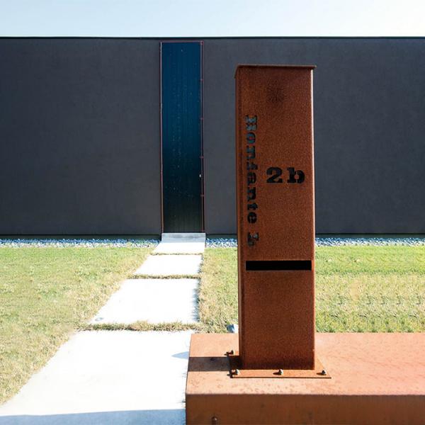 Metal Letter Box Corten Steel Garden Sculpture Eye Catching For Outdoor Spaces