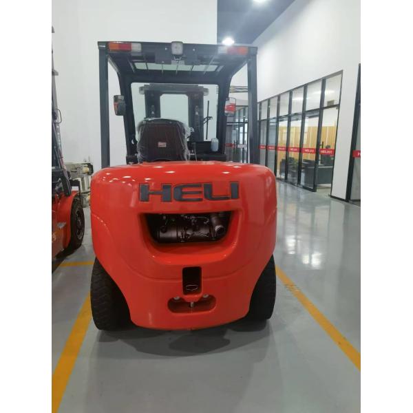 5 toneladas de helicóptero 50 carretillas elevadoras diesel 3 metros de altura 5000 kg de peso