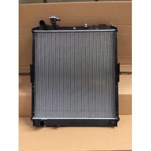 Assy de radiateur d'Isuzu de réservoir d'eau pour le refroidisseur intermédiaire de camion de radiateur de 700p 4hk1