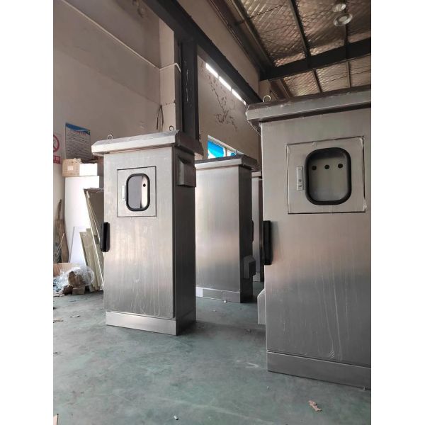 Armarios de telecomunicaciones para exteriores IP55 Gabinete de batería de telecomunicaciones personalizado