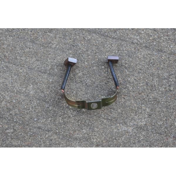 Сварщик проекции медной проволоки сварочного аппарата автоматной сварки пятна АК щетки углерода