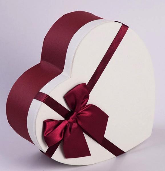 Cardboard heart shape gift box Foam Insert High Quality Custom Ring Packaging Box, Wholesale Luxury Necklace Gift Box