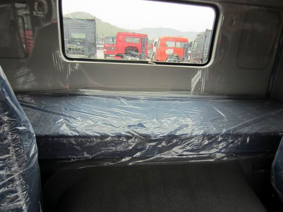 10 Wheelers Tractor Trailer Truck ZF8118 Steering Single Sleeper Green Color