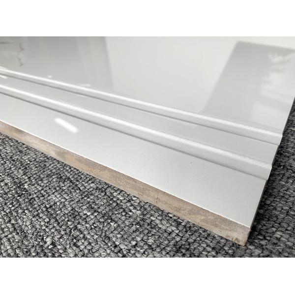 Шаг пола лестниц Каррары белый керамический кроет кислотоупорное черепицей