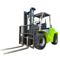Chine hors route 2WD 4WD tout terrain chariot élévateur avec moteur japonais