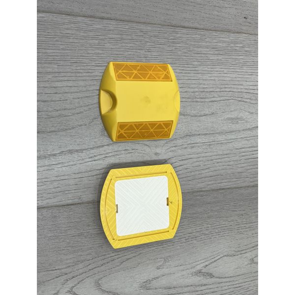 100x88x15mm ABS Raised Road Stud with Ground Mount with Pin Options Reflective MarkersEnhanced Road Safety