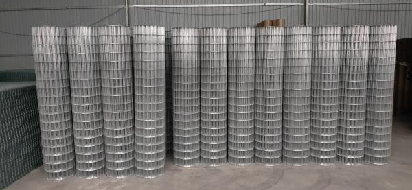 Perforated Hot-Dipped Galvanized Welded Wire Steel Mesh Cattle Fencing for Farm Field