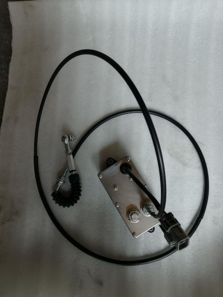 Pour les moteurs de commande de type Solar340LC-V, le moteur 300513-00008