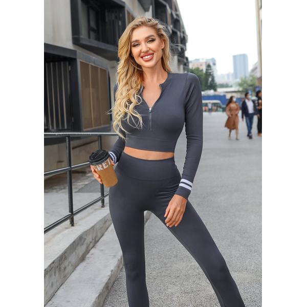 Йога Брауна безшовная устанавливает верхнюю часть урожая двойных частей Neckline v черные и набор шортов