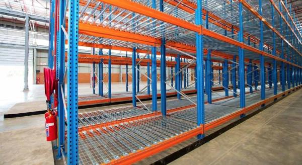 Cremalheiras resistentes industriais do armazenamento com o Decking do fio para o centro de distribuição da logística