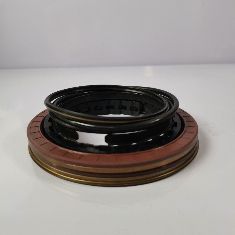 Manufacturer Wholesale Original Parts FAW Truck 125/126.3*152.3/123.6*148*8.1 Rear Wheel Oil Seal Eight-piece Set