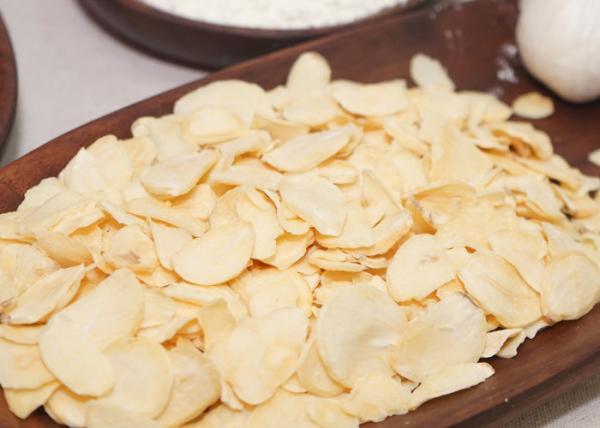ISO Dehydrated Dry Food Fried Garlic Flakes Gold Yellow With Free Samples