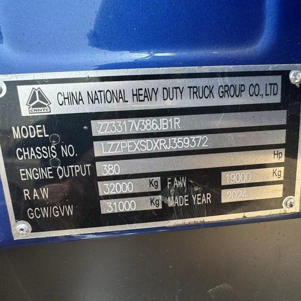 Camion benne basculante 8x4 12 roues 380CV avec conduite à droite, capacité de charge de 31 à 40 tonnes et norme d'émission Euro 2