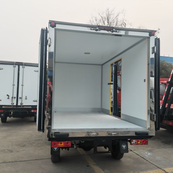 Foton EV Electrical Electric Refrigerated Mini Cargo Van Engine Refrigerator Freezer Truck