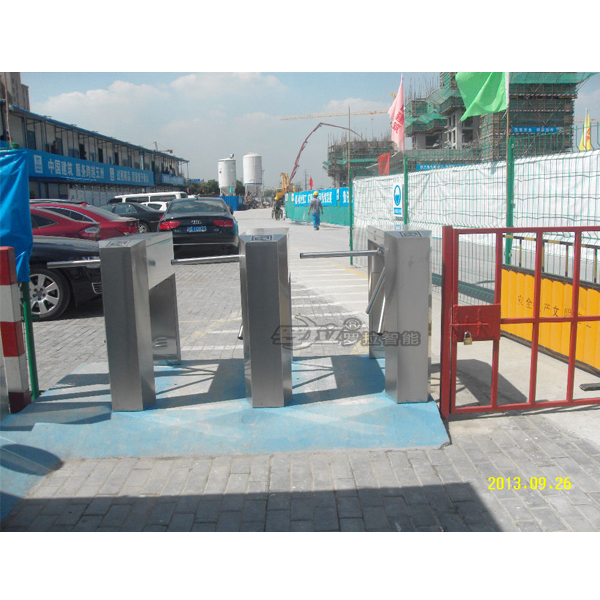 Torniquetes eléctricos del control de acceso del acero inoxidable, puerta rotatoria de la barrera del trípode