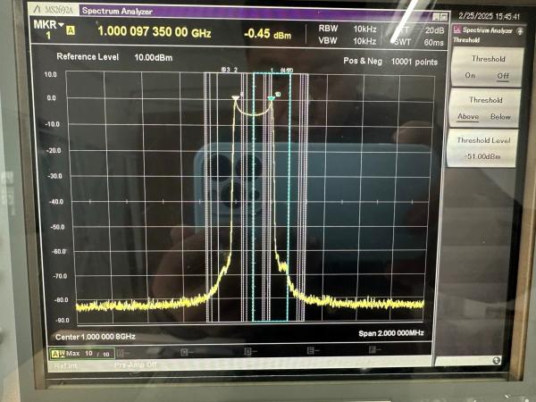 Agilent Signal Generator E4421B  2 GHz ESG-AP Analog / Vector Signal Generator