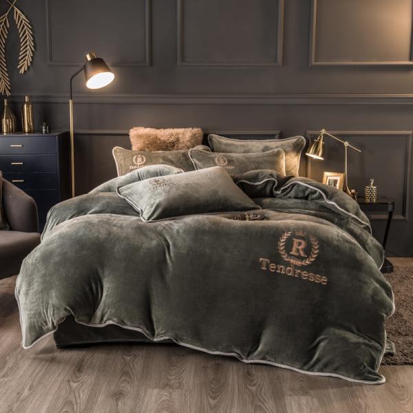 Home Grade Grade A Customized Solid Milk Velvet Embroidery Bonded Four Piece Set