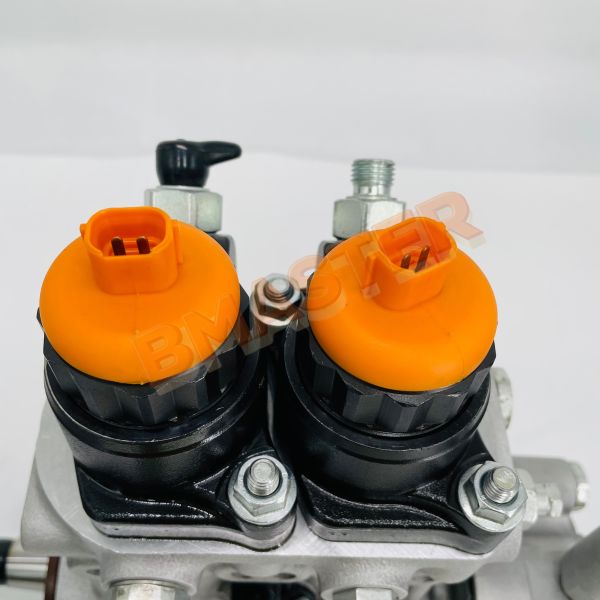 Denso Injection Pump 094000-0145 for 6SD1 Engine with 1800bar Injection Pressure and 6 Months Warranty