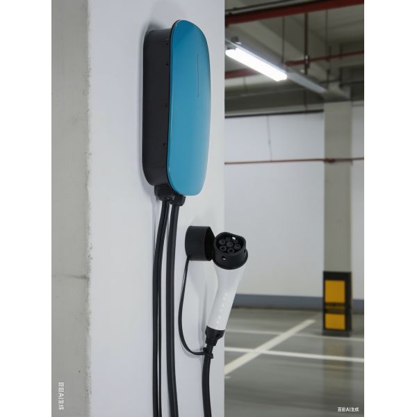 7kW Fast Charging IP65 Rated TYPE2/TYPE1 GBT EV Charger Electric Car Charging Station with Wall Mount Design