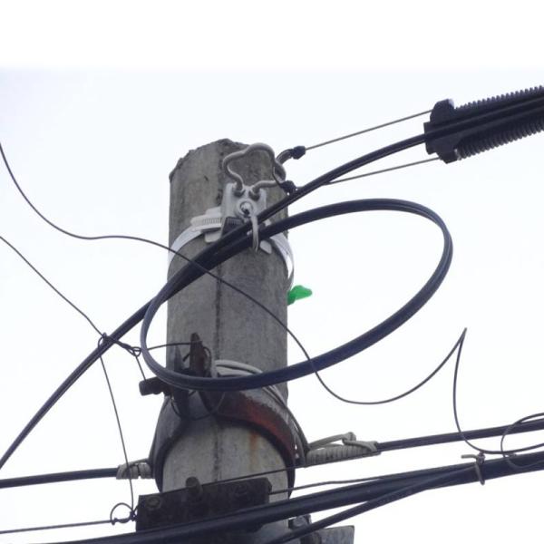 Падение стекловолокна привязывает сталь крючка для подвешивания FTTH гальванизировало покрывая цветение сливы