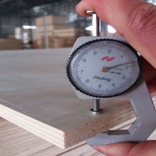 Композитная фанерованная фанера из твердого дерева, фанера из березы размером 4х8 футов, с фасадом из тополя