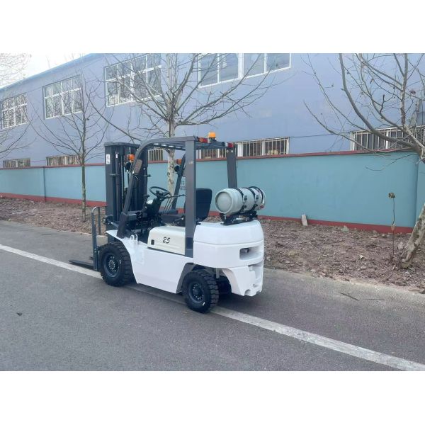 LPG Powered Forklift Truck 1.8 Ton CPCD18 with 3m Mast for Factory Use