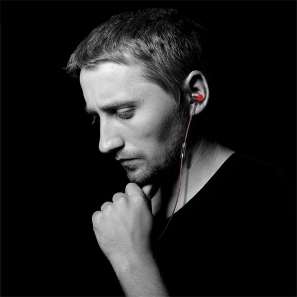 Impedance 16Ω with Metal Mircophone TPE Material HZD1811E and ring off  playing  stop and  volume control earphone