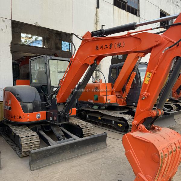 Originale Hitachi ZX68USR Excavateur 6380kg Caterpillar Mini Digger ZX60 Excavateur d'occasion