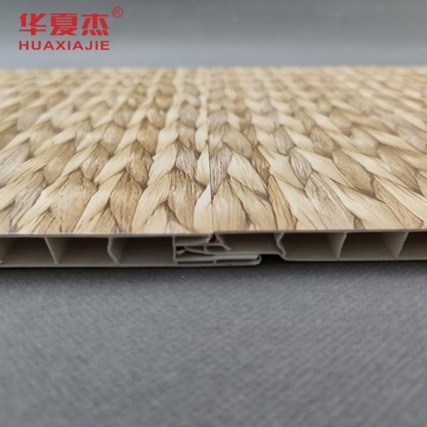 Conception classique Panneau mural en PVC Panneau de plafond résistant à l'humidité Durable Pour la décoration de l'hôtel