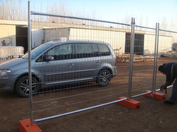 china supplier barbed wire chain link fence, stainless steel chain link fence