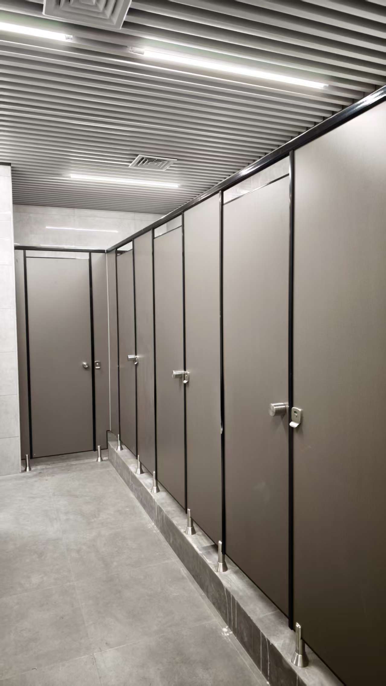 HPL Compact Phenolic Resin Toilet Partitions, Public Restroom Bathroom Cubicle Stalls