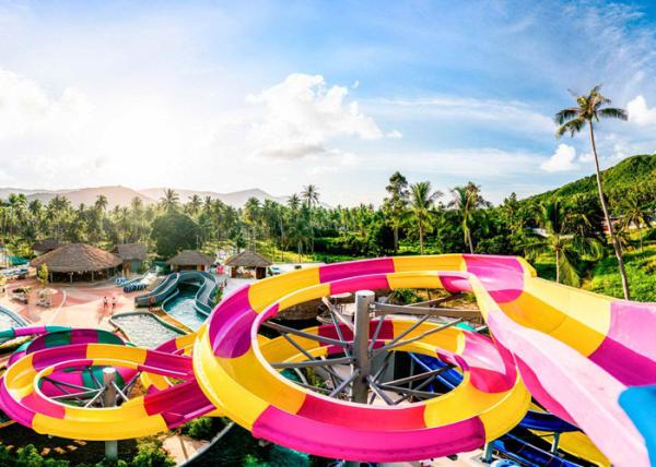 Amusement Fiberglass Enclosed Spiral Slide Aqua Park Equipment For Playing