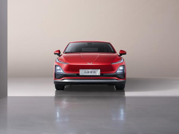 Novo carro elétrico 2024 veículo híbrido carros elétricos 4 portas 5 assentos em estoque para Wuling Xingguang Phev