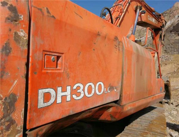 used doosan 30 ton excavator dh300lc-5 korea / original hydraulic chain excavator/dh300lc-5 used chain excavator