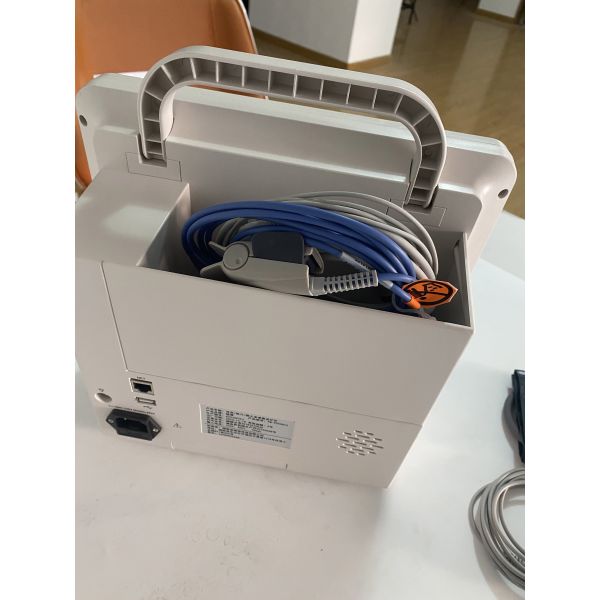 Moniteur patient multiparamétrique 12,1 pouces avec écran LCD TFT couleur haute résolution, analyse des arythmies et calcul ST