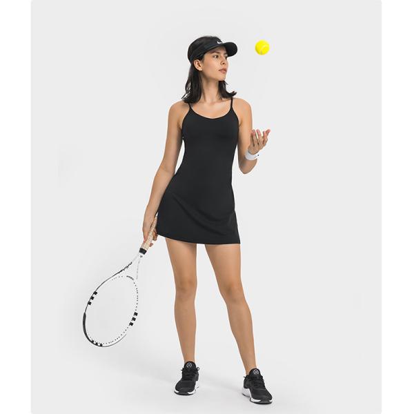 Платье тенниса женщин атлетическое с построенный в платье разминки тренировки бюстгальтера