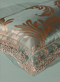 Un lit de lit de luxe en satin de style européen avec un design Jacquard exquis.