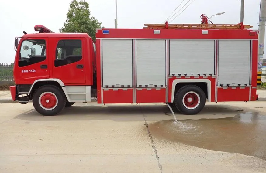 ISUZU 4X2 4000L Firefighting Truck , Fire And Rescue Truck 4tons